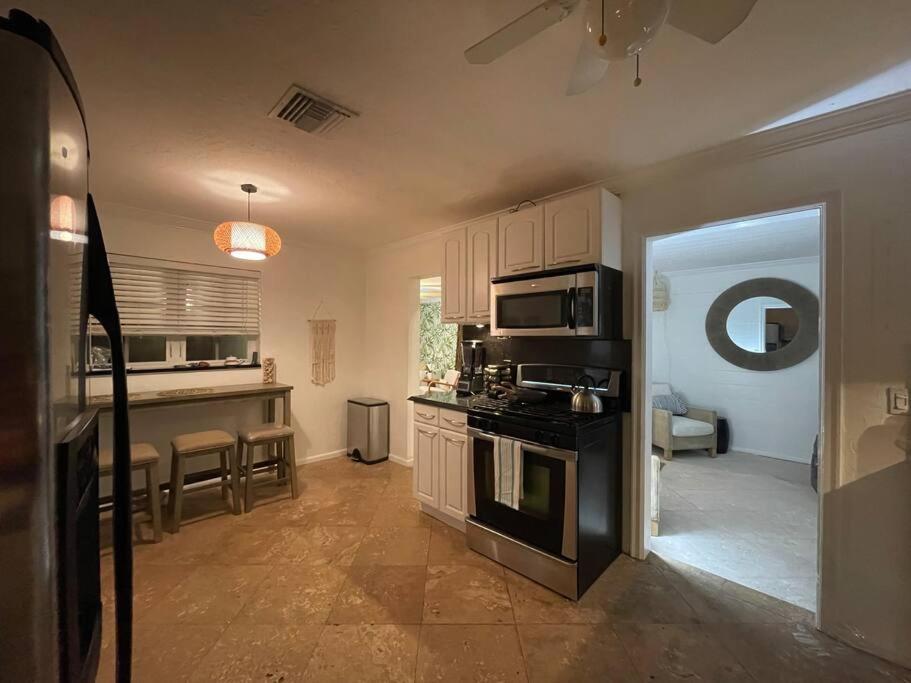 Hot Tub, Tiki Bar, Outdoor Shower, Near Intercoastal Waterway! West Palm Beach Exterior photo
